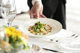 美味しく食べて、楽しく学ぶ Sheratonテーブルマナー for KIDS | 横浜ベイシェラトン ホテル＆...