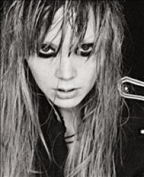 土屋アンナ 「Shout in the rain」リリース記念ミニライヴ