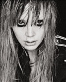 土屋アンナ 「Shout in the rain」リリース記念ミニライヴ