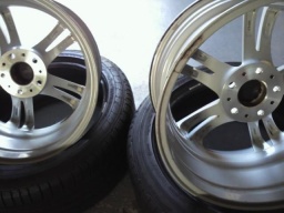 輸入用アルミホイール加工、外車用アルミホイール加工　センターボア拡大加工