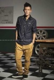 丈も様々なインナーに合わせやすい丈で、たくさんの人に愛されるアイテム