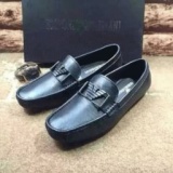 独特の質感と上品な素材を採用するアルマーニ コピー