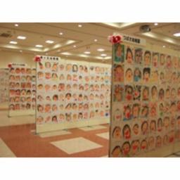母の日記念 かぞくの似顔絵展