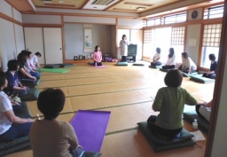 川崎宿河原　ヨガ　スコアール多摩