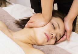 女性必見！小顔になりたい婚活女子！