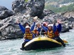 梅雨エキサイティング ラフティングツアー! 社会人サークルFEAD