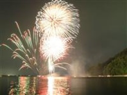 やすぎ月の輪まつり花火大会