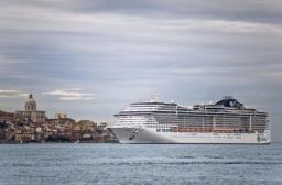 MSCプレチオーサが最高環境基準を満たし、7つの金真珠賞受賞