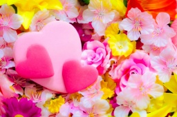 春を先取り！フラワー広がるバスボム作り