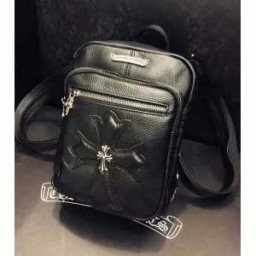 シャープな雰囲気を与える　クロム ハーツ バッグ コピー