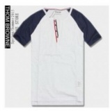 幅広く使える万能なトムブラウン コピーTシャツ