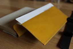 王子の本屋でレザークラフトワークショップ！道具完備。ブックカバー、しおり、コインケースが...