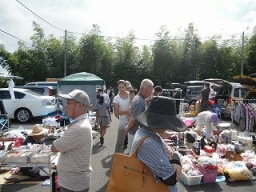 ランドローム八街店フリーマーケット