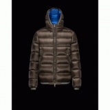 口のデザインが抜群で、風が入り辛いので保温性が高いモンクレール コピー