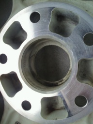 アルミホイール　センターハブ加工（拡大加工）