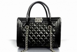 明日選ぶアイコンバッグはこれに決めた！