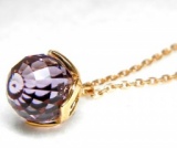 個性豊かな色合いに彩られたショパール コピー新作