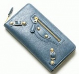 卓越した手仕事が堪能できるバレンシアガ スーパーコピー