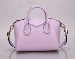 マチ幅も広いしっかりと仕上げたジバンシー スーパーコピー　2way鞄