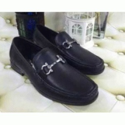 質なレザーが上品なフェラガモ コピー靴