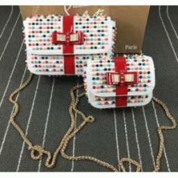 ずっりしとした立体的なルブタン コピーバッグ