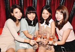 【女性満席】100名規模・年上男性と年下女性のライトな恋活パーティー！