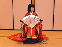 狩衣・十二単に変身！（子ども用）（11月3日～11月23日の土日・祝日） 新潟県立歴史博物館公式...