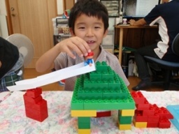 ブロックとロボットで学ぶ科学教室