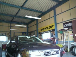 AUDIタイヤ激安大阪 タイヤ激安大阪 激安タイヤ販売大阪・和泉市・堺市・泉大津市・岸和田市...