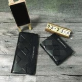 滑らかで艶があるバーバリー 財布 コピー