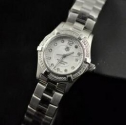 スピード感あふれるタグホイヤー コピースポーツ時計