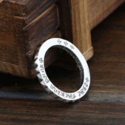 綺麗に決まるフォルム！ 2016 クロムハーツCHROME HEARTS シルバー925 指輪