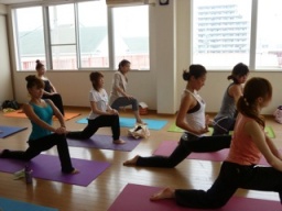 ボディメイクヨガwithアロマ フェイシャル マッサージ講座 WS プレゼント付き in 大阪