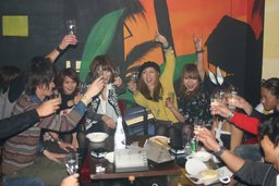 新宿コンパ・友達作りオフ会飲み放題&オリジナルフード「男性は2時間制」 
