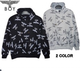 流行に左右されない扱いやすさのboy london コピーアウター