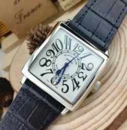 幅広く活躍する万能なオークリー コピーメンズファッションアイテム