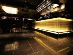 2017年12月15日(金)六本木 スワロフスキーの豪華なシャンデリアの下でGaitomo国際交流パーティー