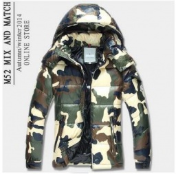 ファッション性の高さも備えるモンクレール激安アウター