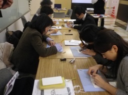 大阪まんなかクラフトバル　第１期「切り絵」