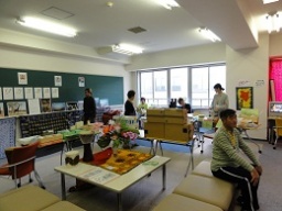 チャリティバザーとフェアトレード商品販売