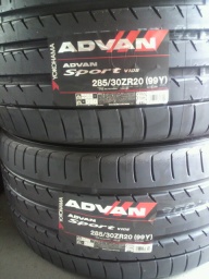 ADVAN Sport　アドバンスポーツ　Ｖ１０５ ADVANタイヤ販売大阪　和泉市　岸和田市　堺市など