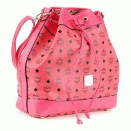  秋冬にぴったりのファーを使ったエムシーエム コピー バッグ