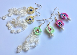 親子「裂き織りで作るアクセサリー」 ワークショップ